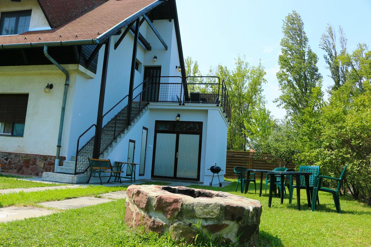 Nefelejcs Villa Zamárdi Exterior foto